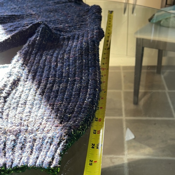 Lumiere, L, crop boxy cut,navy,off shoulder sleeves,acrylic/poly,casual EUC - Picture 9 of 9